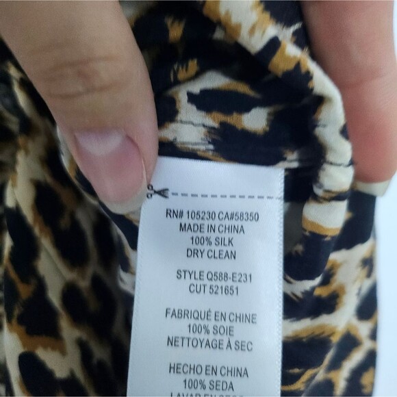 Equipment Femme Mob Wife Leopard Printed Button Down Blouse 100% Silk Size XS - Picture 8 of 15